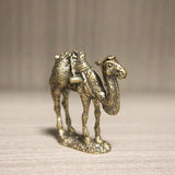 Estatueta de Esquilo em Latão Retrô – Miniatura Decorativa Vintage